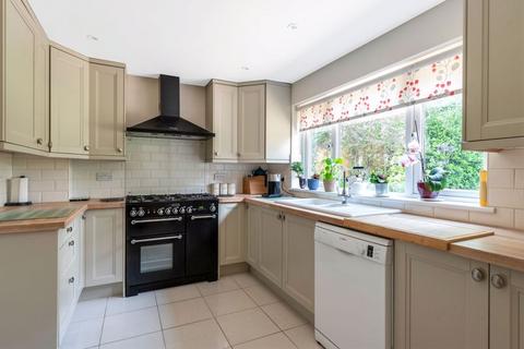 13 Chalet Close, Bexley, DA5 2EZ
