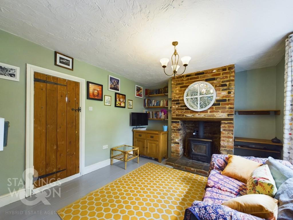 Church Lane, Fritton, Great Yarmouth 3 bed terraced house for sale £