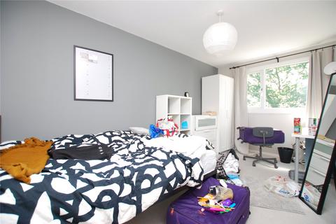207 Park Barn Drive, Guildford, GU2 8EX