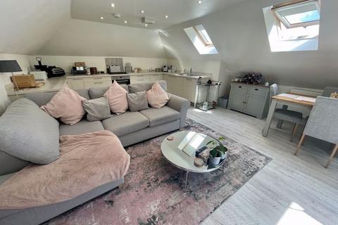 22 Compton Road, Wooburn Green, High Wycombe, HP10 0AW