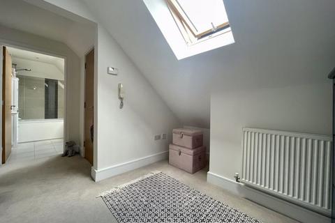 22 Compton Road, Wooburn Green, High Wycombe, HP10 0AW