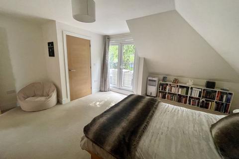 22 Compton Road, Wooburn Green, High Wycombe, HP10 0AW