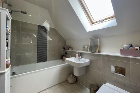 22 Compton Road, Wooburn Green, High Wycombe, HP10 0AW