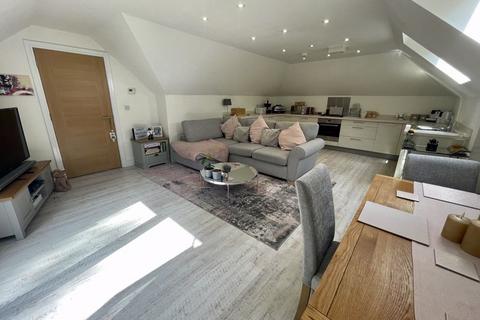 22 Compton Road, Wooburn Green, High Wycombe, HP10 0AW