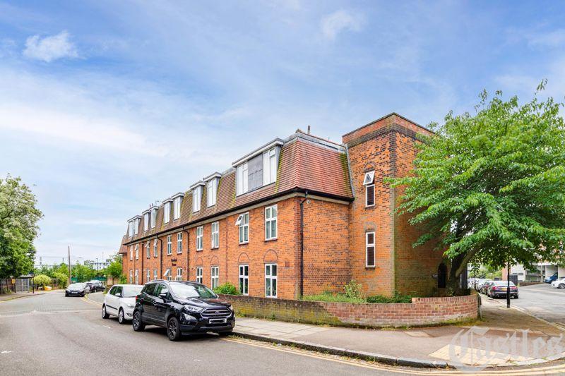 Newland House, Newland Road, N8 1 bed apartment for sale £335,000
