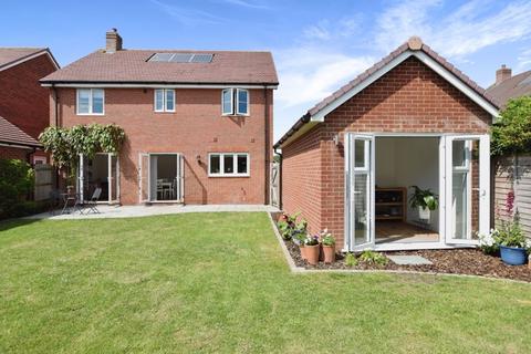 1 Bundy Grove, Downton, Salisbury, SP5 3FP