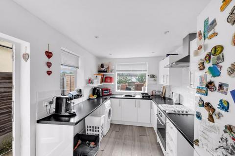 11 Canon Road, Bromley, BR1 2SJ