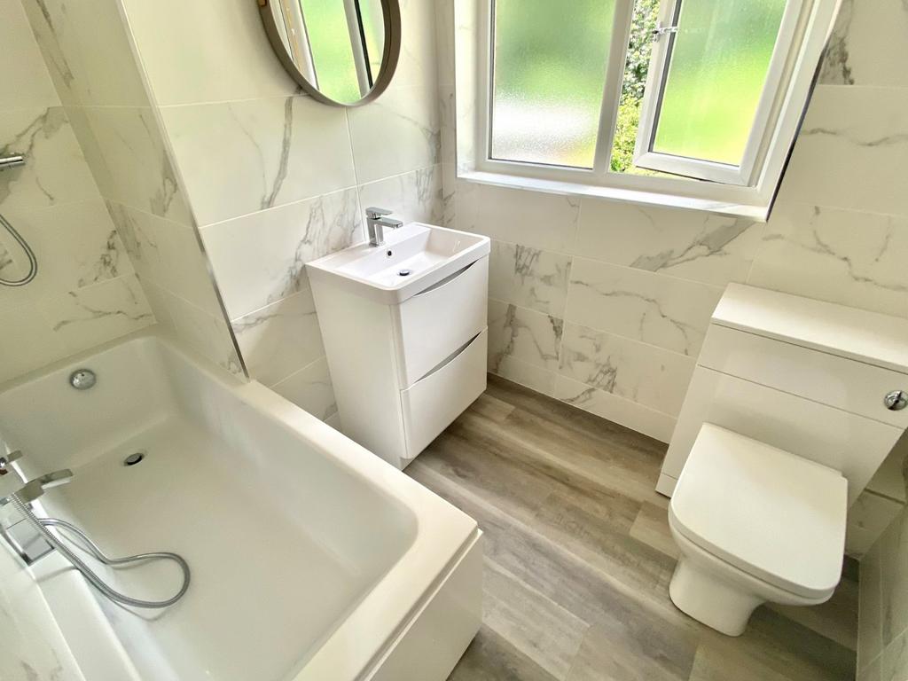 Listerdale, Littletown, Liversedge, WF15 3 bed semidetached house £220,000