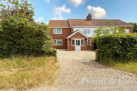 4 bedroom semi-detached house for sale, Stocks Hill, Norwich NR9