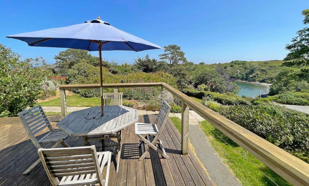 Llaneilian, Amlwch, Isle of Anglesey, LL68 3 bed detached house for sale £799,500