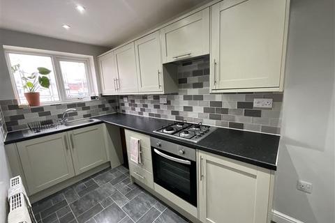 2 bedroom flat for sale, Hoveringham Court, Swallownest, Sheffield, S26 4PA