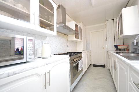 4 bedroom terraced house for sale - Grovehall Drive, Leeds, West Yorkshire