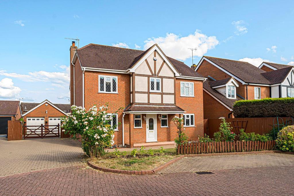 Buxton Close, Meppershall, SG17 5 bed detached house for sale £600,000