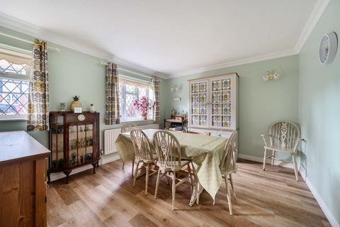 16 Buxton Close, Meppershall, Shefford, SG17 5QF