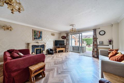 16 Buxton Close, Meppershall, Shefford, SG17 5QF