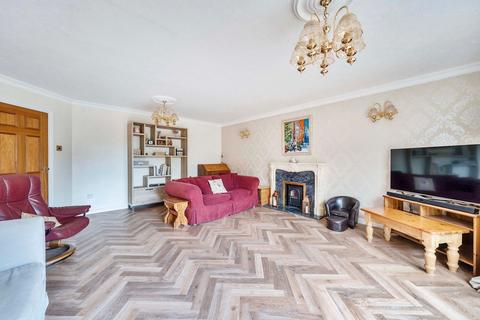 16 Buxton Close, Meppershall, Shefford, SG17 5QF