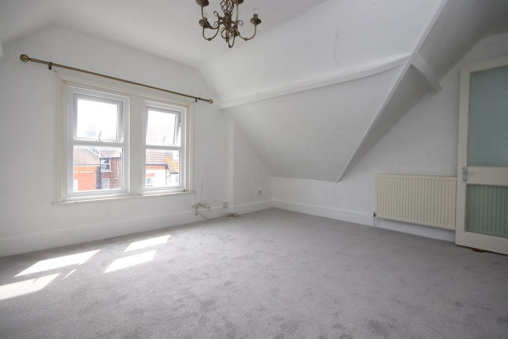 Albany Road, BexhillonSea, TN40 1 bed flat £825 pcm (£190 pw)