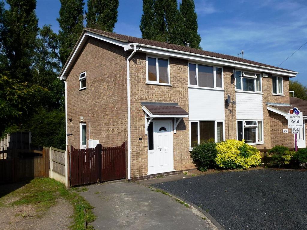 Hazelrigg Close, Castle Donington DE74 3 bed semidetached house to
