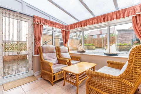 19 Bakewell Drive, Castle Donington, Derby, DE74 2NF