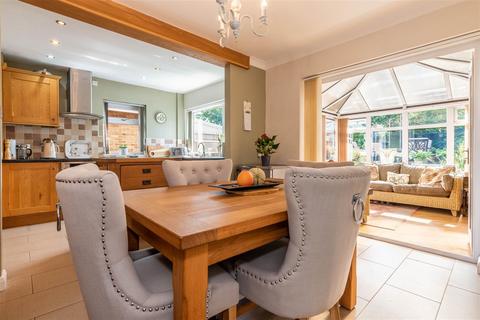 21 Bakewell Drive, Castle Donington, Derby, DE74 2NF