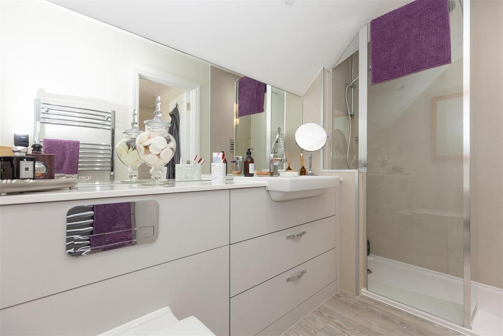 En Suite Shower Room 1.jpg