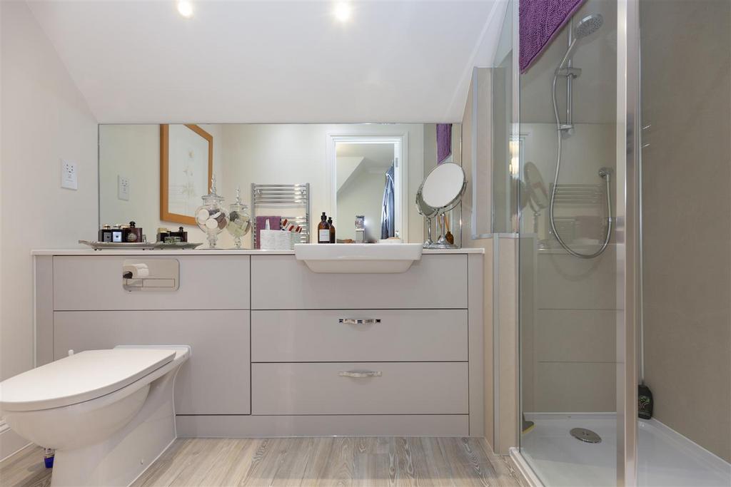 En Suite Shower Room 2.jpg
