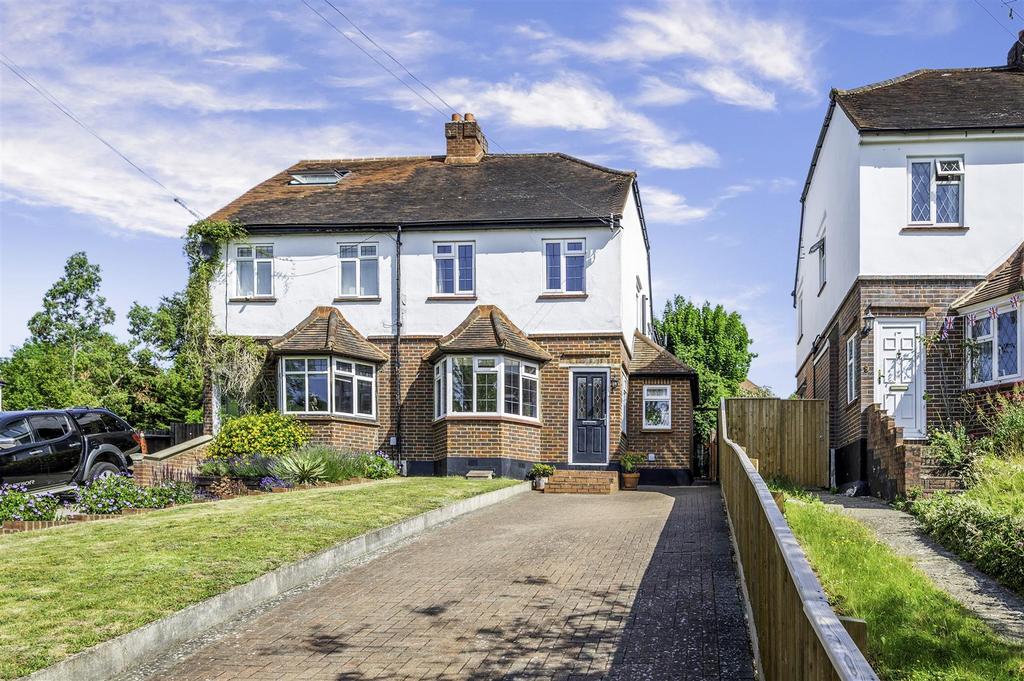 Warren Road, Banstead 3 bed semidetached house for sale £650,000