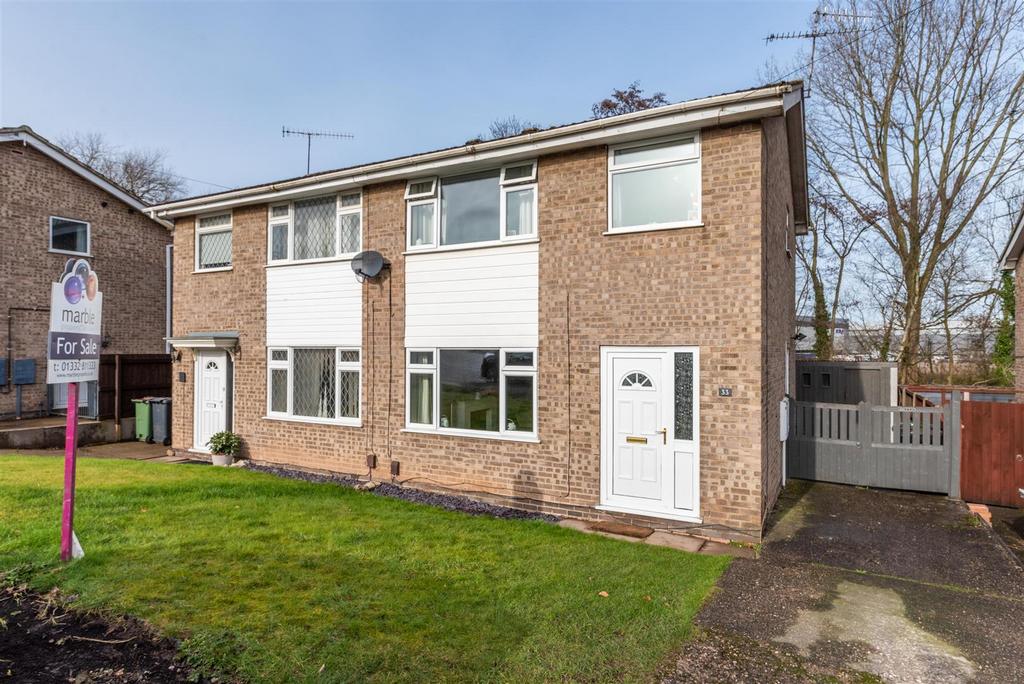 Hazelrigg Close, Castle Donington DE74 3 bed semidetached house £225,000