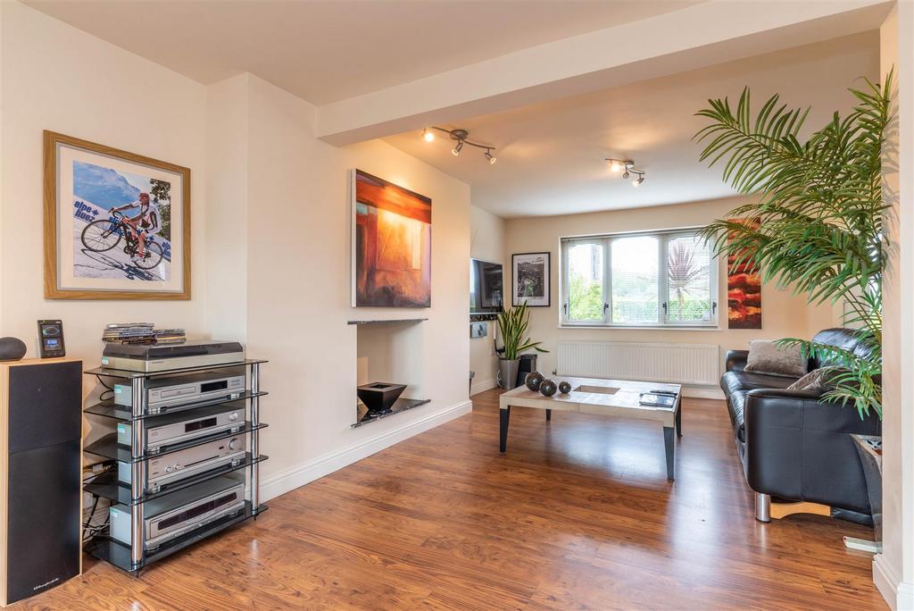 Hallam Fields, Castle Donington DE74 3 bed semidetached house for sale