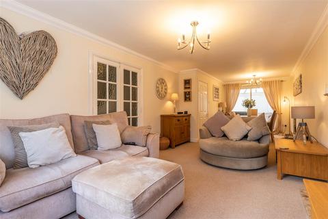 4 Bentley Road, Castle Donington, Derby, DE74 2UL