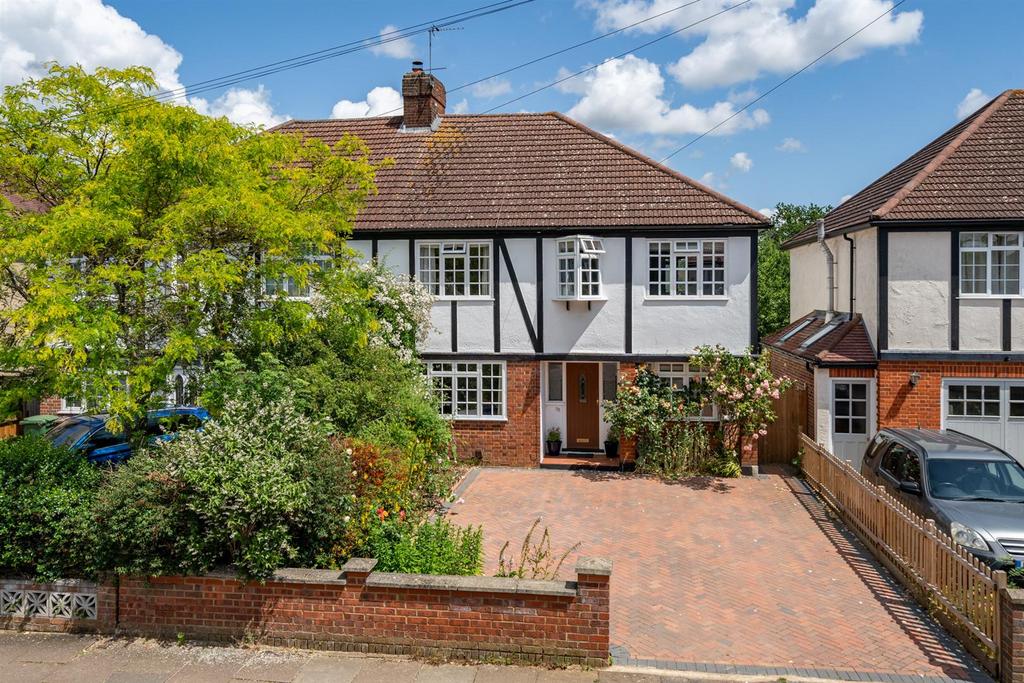Tavistock Avenue, St. Albans 3 bed semidetached house £950,000