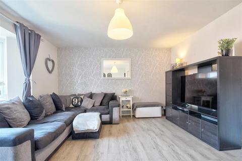 5 Central Park, Lutterworth, LE17 4PH