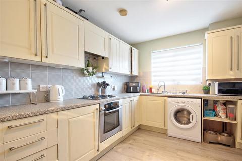 5 Central Park, Lutterworth, LE17 4PH