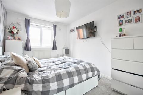 5 Central Park, Lutterworth, LE17 4PH