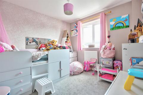 5 Central Park, Lutterworth, LE17 4PH
