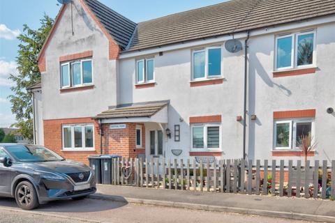 5 Central Park, Lutterworth, LE17 4PH