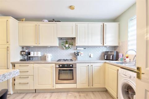 5 Central Park, Lutterworth, LE17 4PH