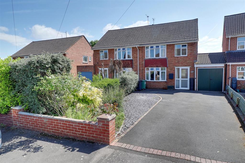 Lynmouth Road, Hucclecote, Gloucester 3 bed semidetached house for