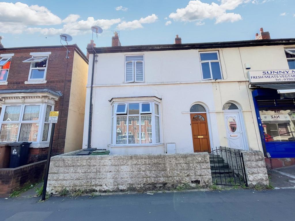 Walsall Road, Willenhall, West Midlands, WV13 2 bed semidetached house