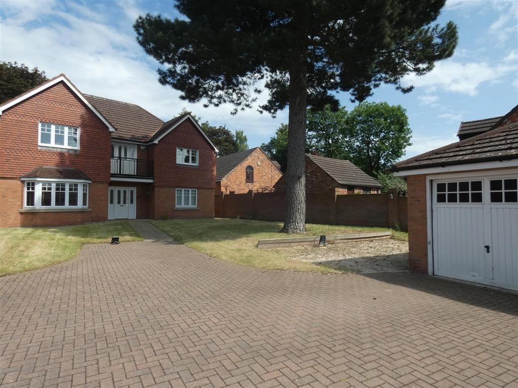 Powells Close, Sutton Coldfield 5 bed detached house for sale £950,000