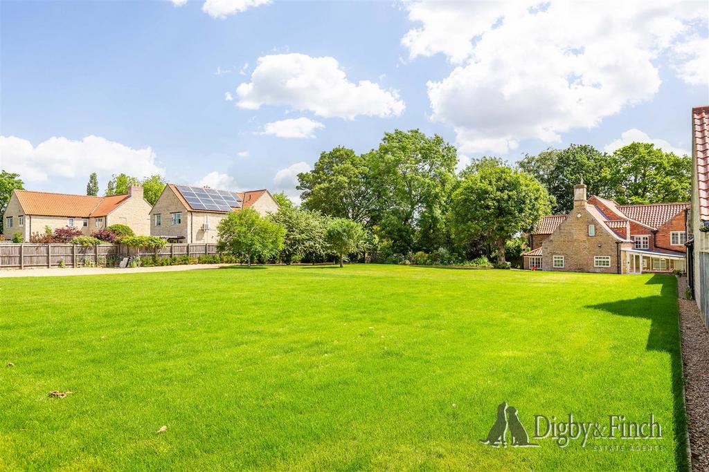 Grove House, Grove Road, Hanthorpe, Bourne PE10 0 R