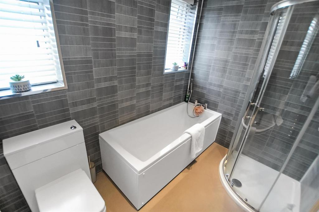 Family Bathroom/Shower/WC