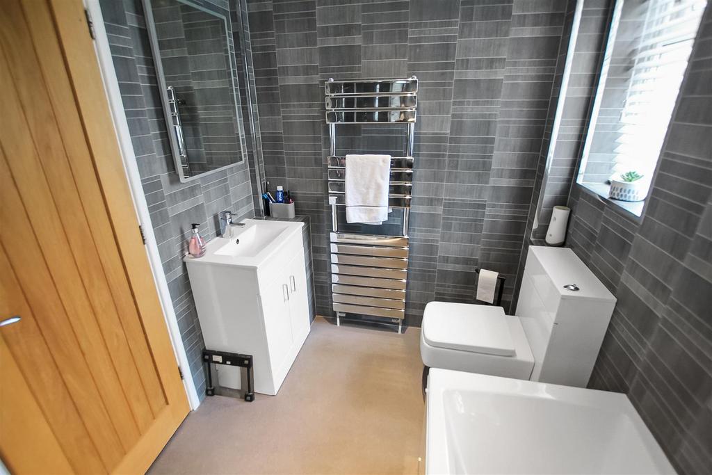 Family Bathroom/Shower/WC