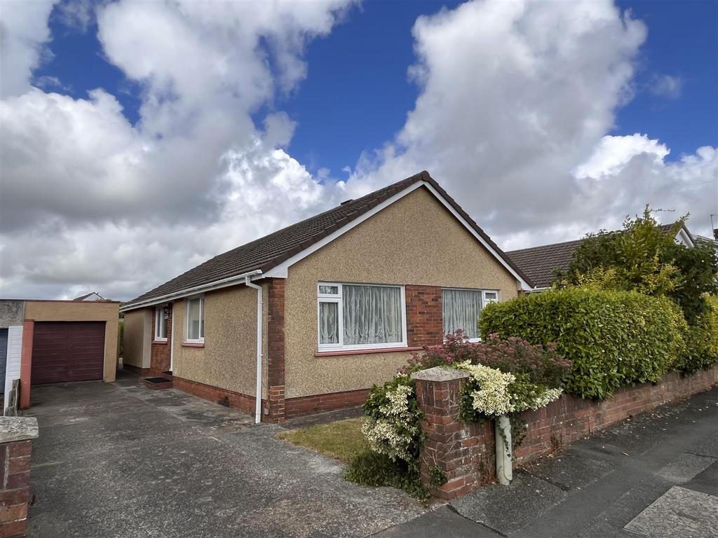 Haven Park Avenue, Haverfordwest 3 bed detached bungalow £210,000