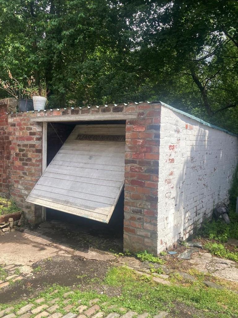 Garage.jpg
