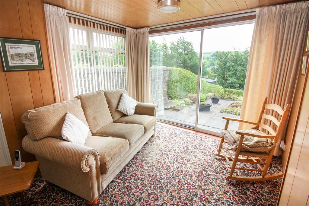 Wilton Hill, Hawick 2 bed semidetached house £150,000