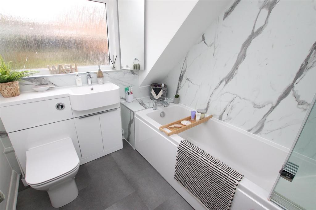 Bathroom.JPG