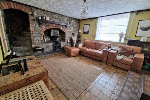 104 Broadway, Pontypridd, CF37 1BE