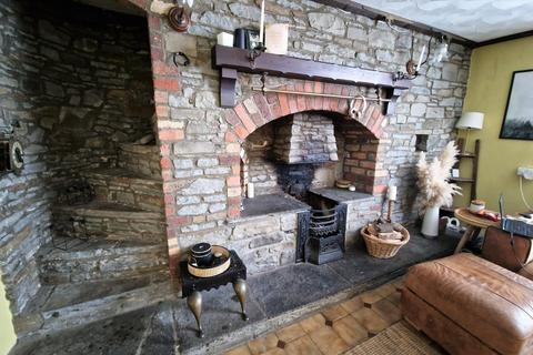 104 Broadway, Pontypridd, CF37 1BE