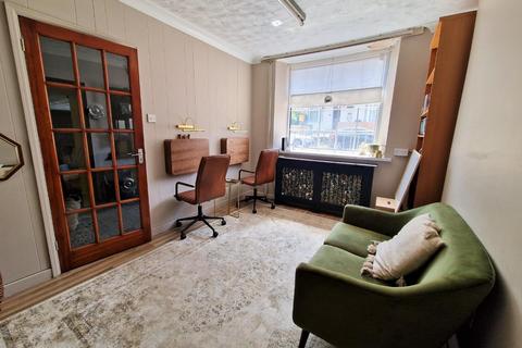 104 Broadway, Pontypridd, CF37 1BE